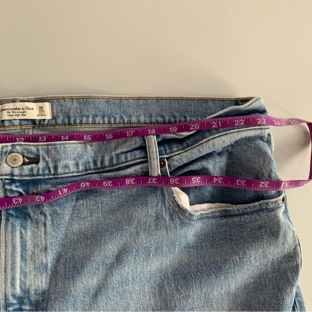 Abercrombie & Fitch Light Blue Straight Leg Jeans - Picture 6 of 10